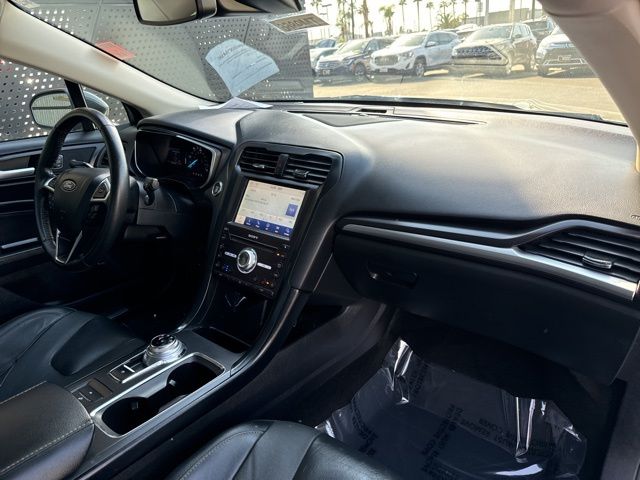 2019 Ford Fusion Energi Titanium 27