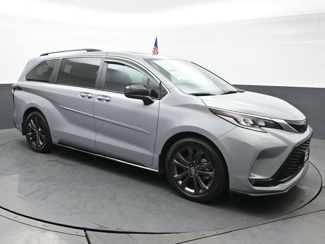 2023 Toyota Sienna XSE 9