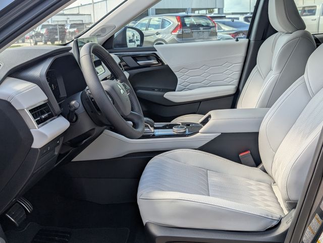 2026 Mitsubishi Outlander SEL - 11
