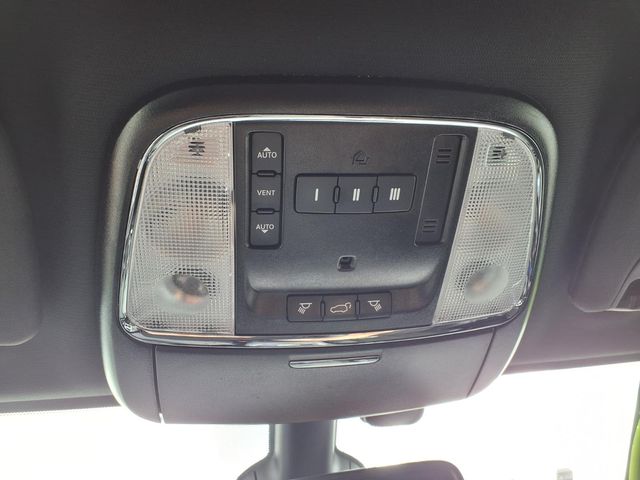 Used 2020 Black Jeep  image 18