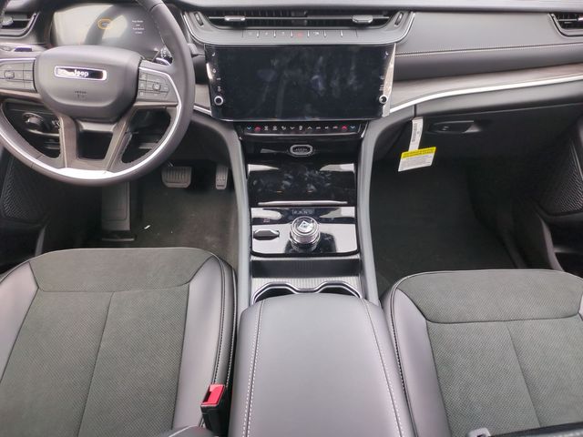 new 2026 Jeep Grand Cherokee car, priced at $47,817