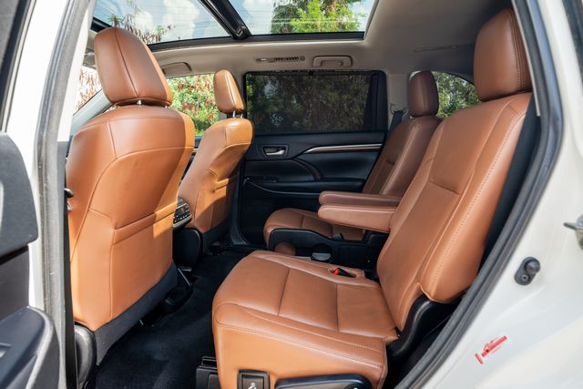 2018 Toyota Highlander Limited Platinum White at Emmons Autoplex