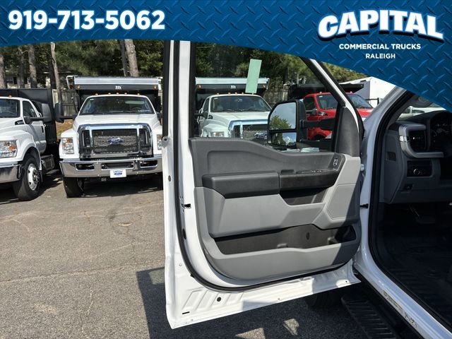 2024 Ford F-550 Super Duty Chassis Cab XL - Photo 19