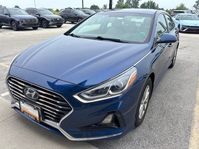 Used 2019 Lakeside Blue Hyundai SE image 3