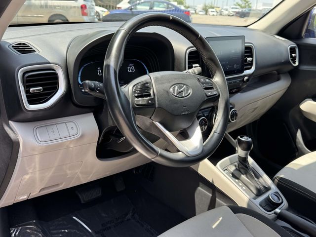 Used 2024 Blue Hyundai SEL image 2