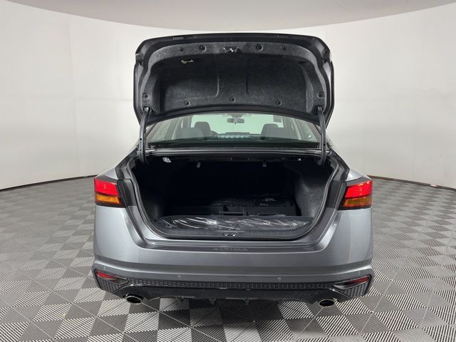 2025 Gun Metallic Nissan Altima 2.5 SR FWD Sedan