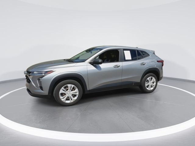 Used 2024 Gray Chevrolet LS image 6