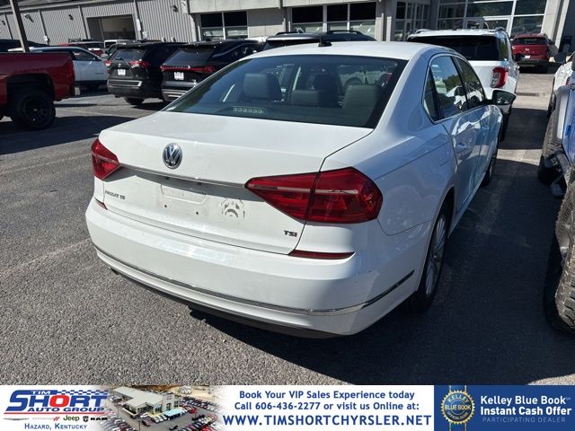 Pure White 2016 Volkswagen Passat 1.8T SE Sedan Front-Wheel Drive 6-Speed Automatic