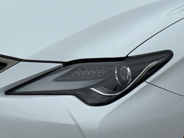 Used 2019 White Lexus 300 image 4