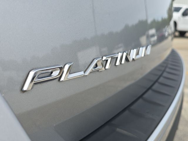 2023 Ford Explorer Platinum:B02247