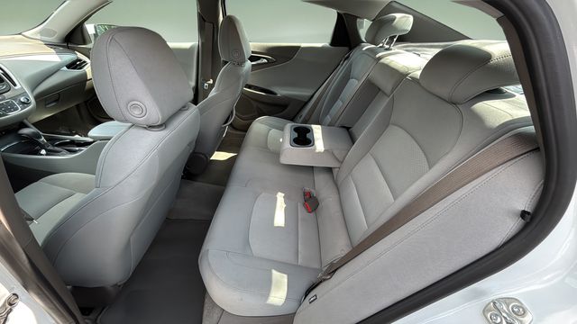 Used 2025 White Chevrolet LT image 19