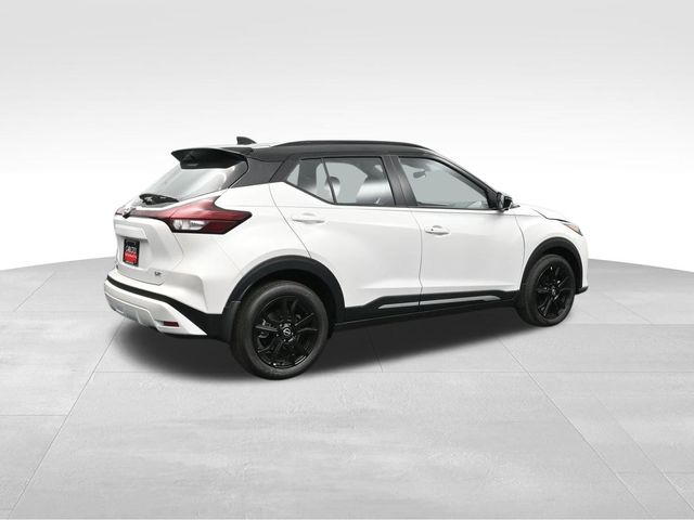 2024 Nissan Kicks SR 2