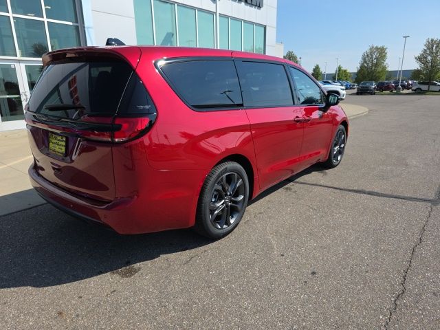 2026 Chrysler Pacifica Select - Pr6 exterior view 5