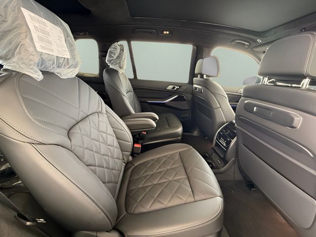 2026 BMW X7 40i - Photo 32