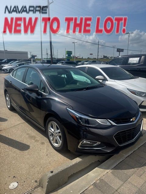 Gray (Tungsten Metallic) 2017 Chevrolet Cruze Sedan Front-Wheel Drive 6-Speed Automatic