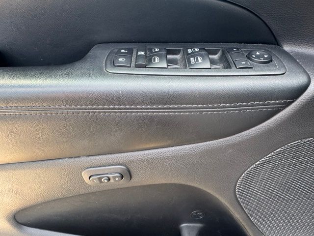 Used 2018 Granite Crystal Metallic Clearcoat Jeep Limited image 12