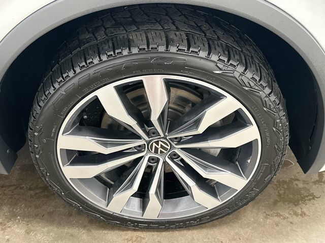 2022 Volkswagen Tiguan 2.0T SEL R-Line White at South Hills Kia