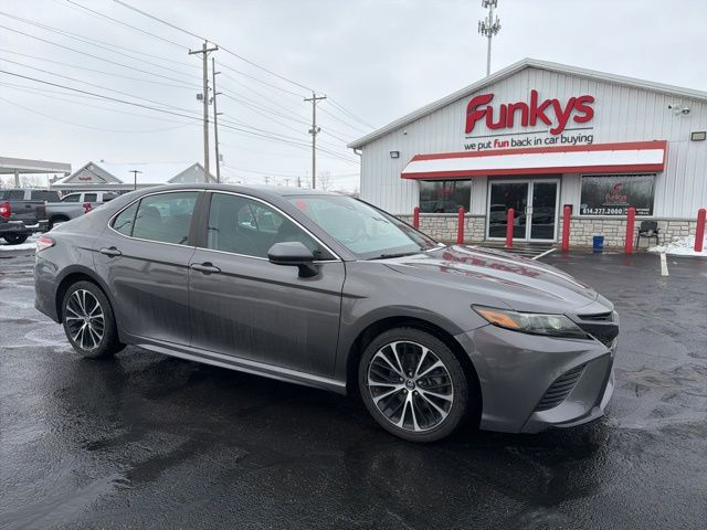 2019 Toyota Camry SE FWD