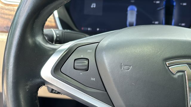 Used 2017 Blue Tesla 90D image 23