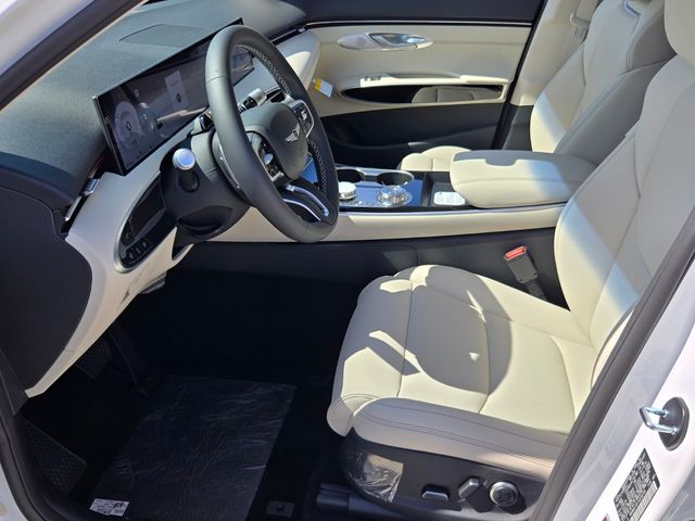 2027 Genesis Gv70