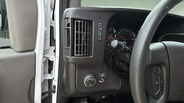 Used 2024 White GMC Work Van image 21