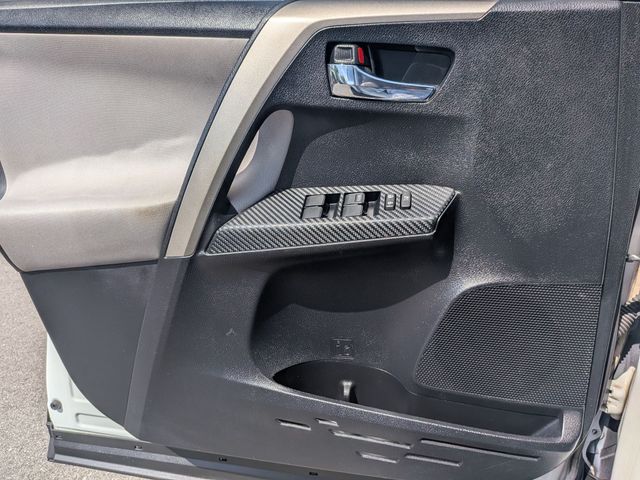 2014 Toyota RAV4 - Image 15