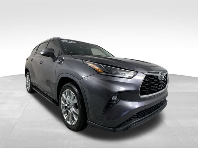 2022 Toyota Highlander Limited 8