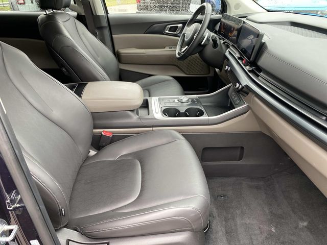 Used 2026 Kia Carnival Hybrid Van