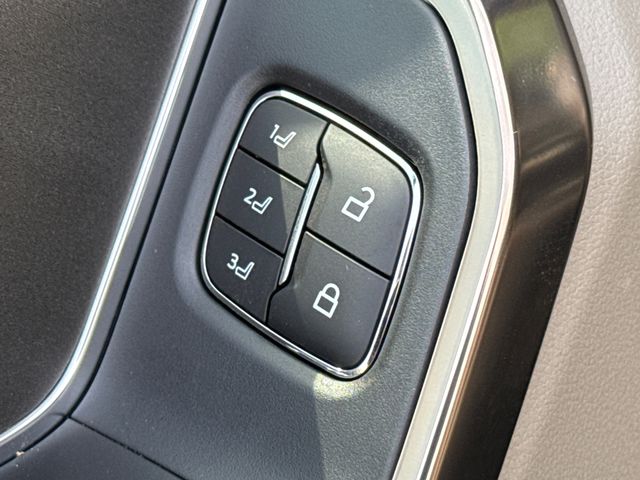New 2026 Black Ford Platinum image 22