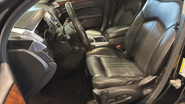 Used 2015  Cadillac Luxury image 9