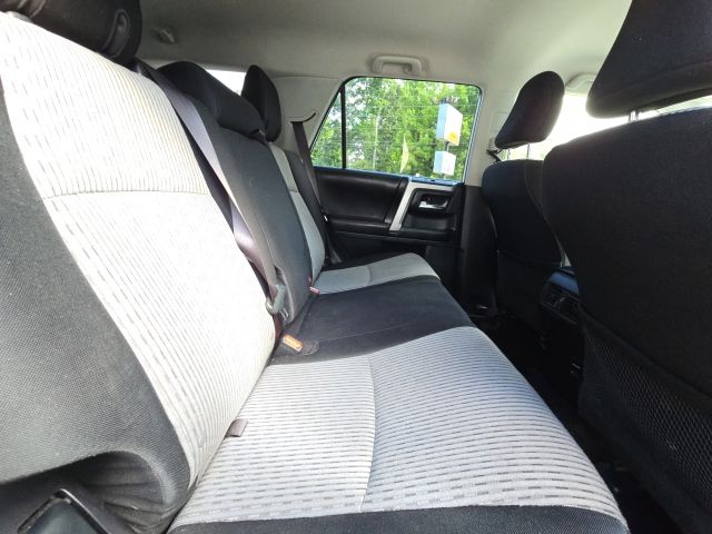 2017 Toyota 4Runner SR5:169086A