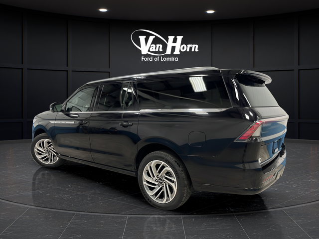 Used 2025 Infinite Black Metallic Clearcoat Lincoln Reserve image 5