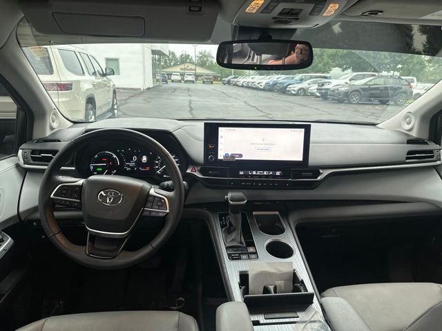 Used 2025 Toyota Sienna Van