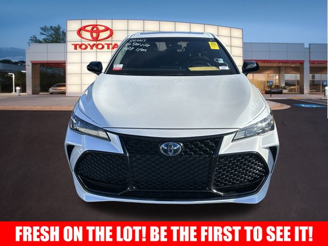 2022 Toyota Avalon Hybrid XSE 2