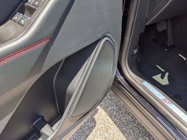 2026 Agate Black Metallic Ford Explorer ST-Line RWD SUV
