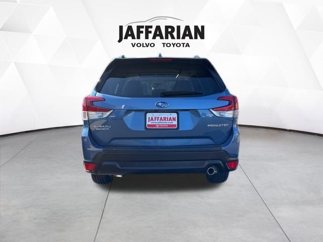 2021 Subaru Forester Limited photo 5