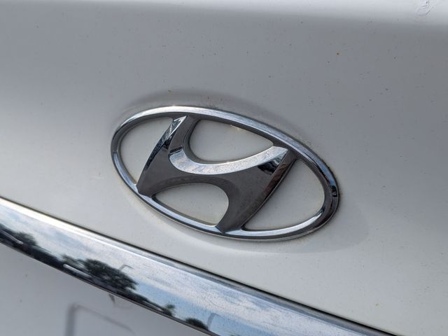 2012 Hyundai Sonata - Image 9