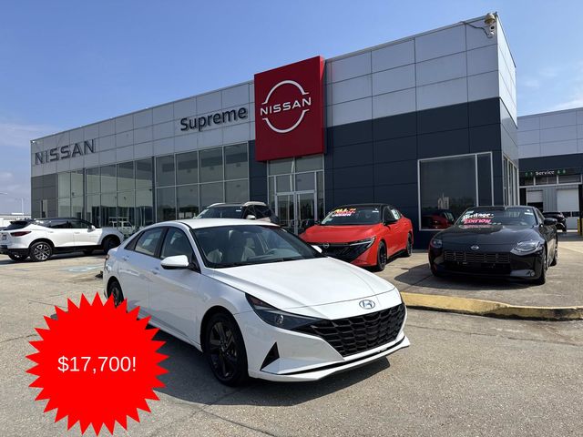Serenity White Pearl 2023 Hyundai Elantra SEL FWD Sedan Front-Wheel Drive Continuously Variable Transmission