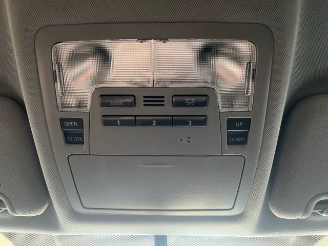 2016 Toyota Highlander Limited photo