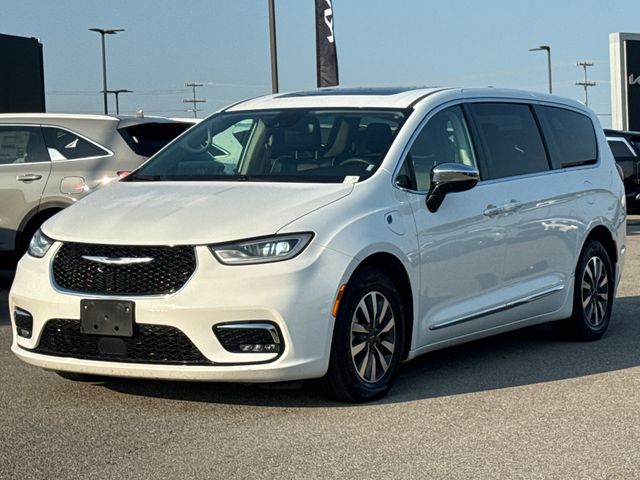 2023 Chrysler Pacifica Hybrid Limited FWD