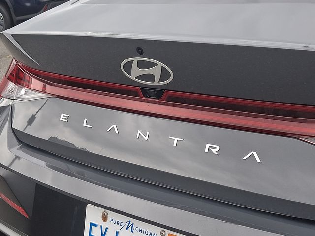 Used 2025 Hyundai Elantra Sedan