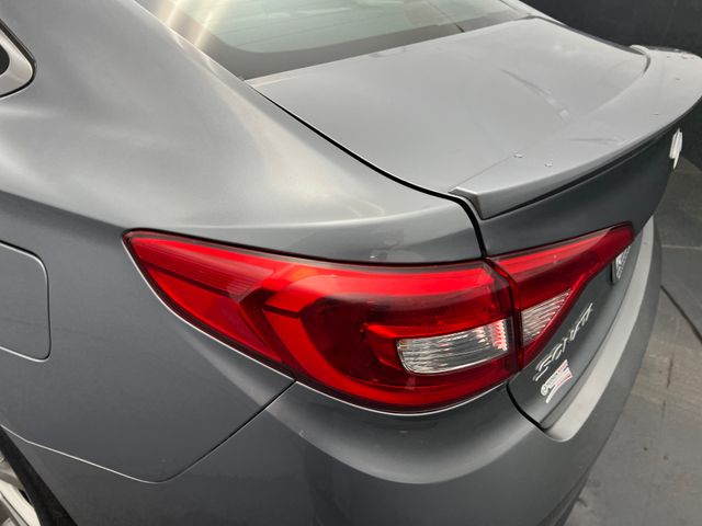 2016 Hyundai Sonata Base 19