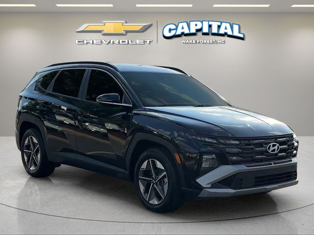 Used 2025 Black Hyundai SEL Convenience image 7