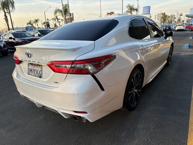 2018 Toyota Camry SE 4