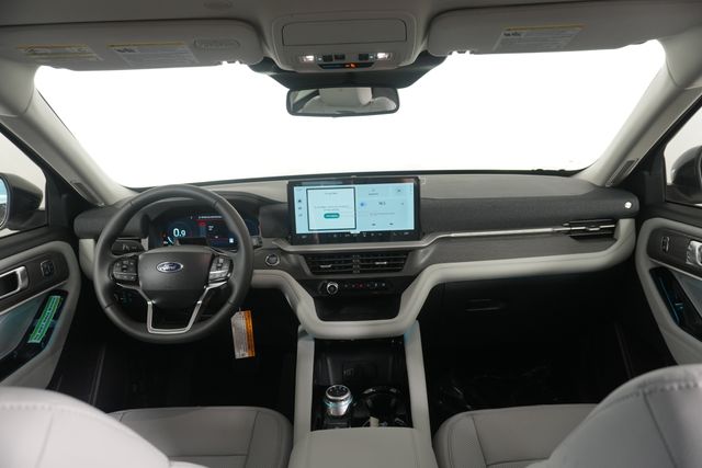 New 2026 White Ford Platinum image 30