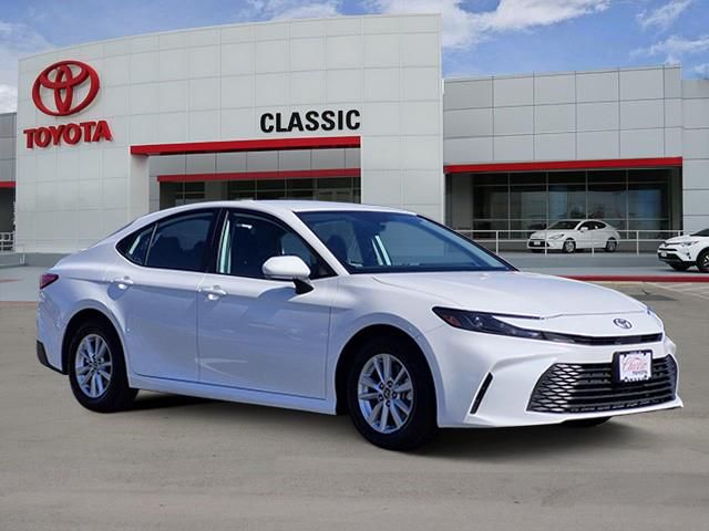 2025 Toyota Camry LE FWD