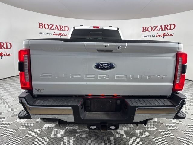 2023 White Metallic Ford Super Duty F-350 DRW Lariat DRW 4X4 Truck
