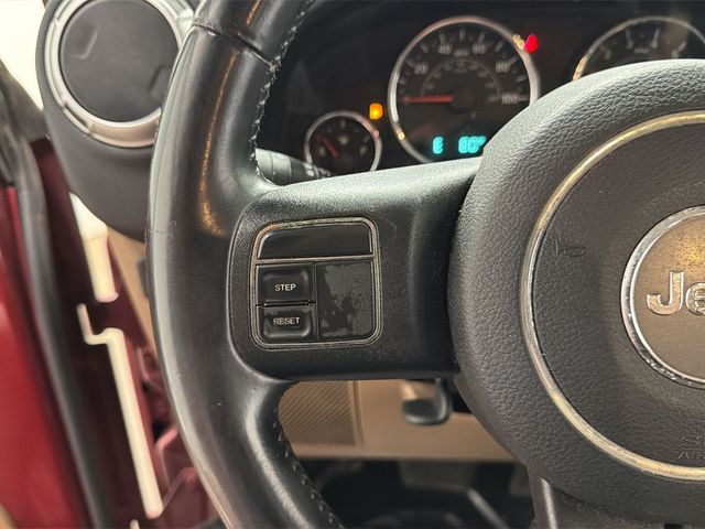 2012 Jeep Wrangler Unlimited Rubicon - 7