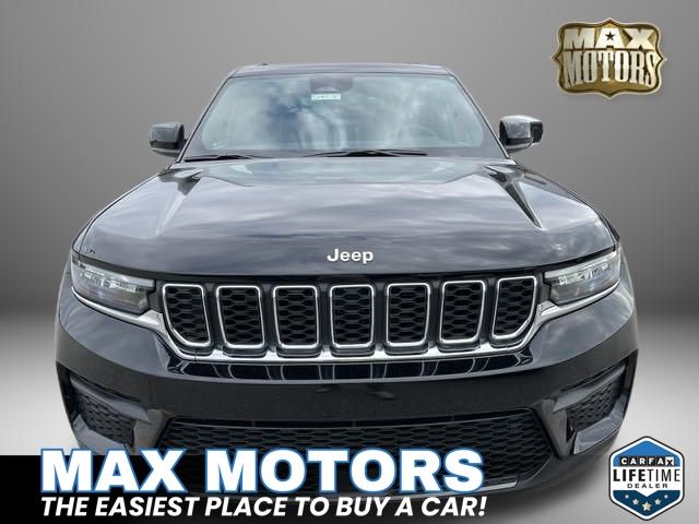 2024 Jeep Grand Cherokee Laredo 2