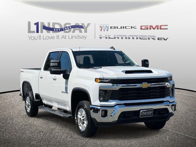 Summit White 2025 Chevrolet Silverado 2500HD Pickup Truck Four-Wheel Drive Automatic